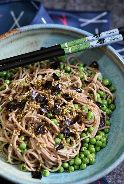 Nouilles Soba /petits pois/ sésame