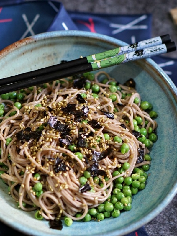 Nouilles Soba /petits pois/ sésame