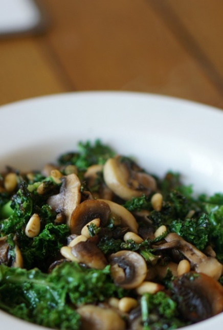 Kale et champignons à l&rsquo;ail