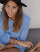 Une robe en velour