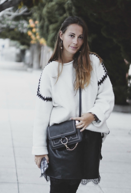 Jupe simili et dentelle