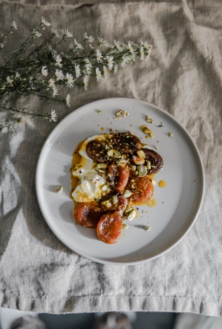 Dessert de fromage blanc et abricots secs