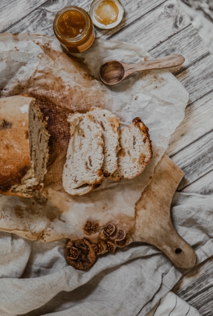Pain maison au chocolat blanc et figues