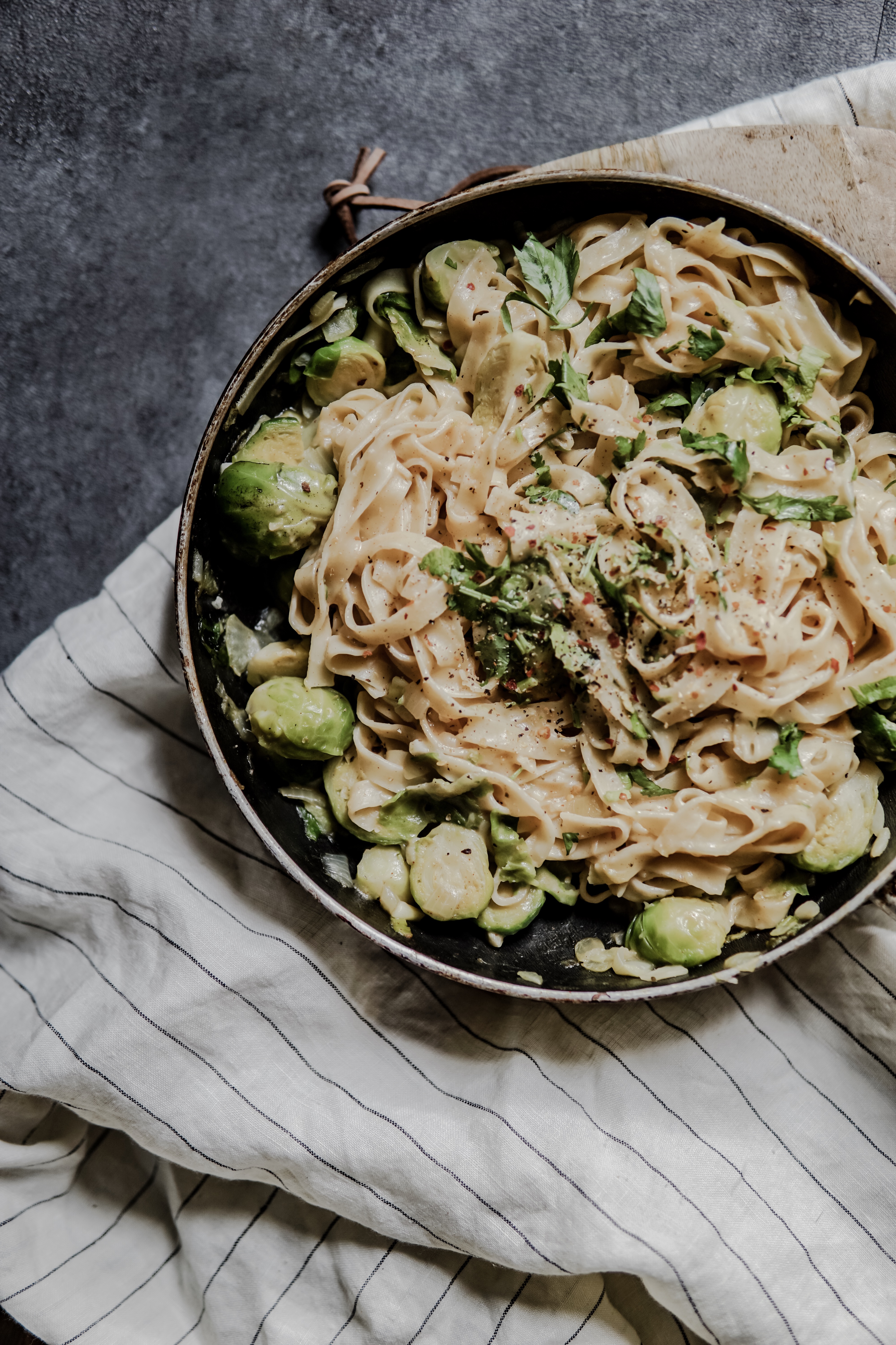 Tagliatelles aux choux de brussels