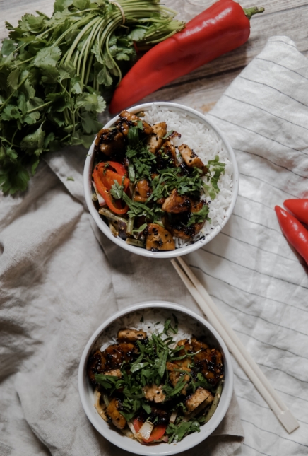 Bowl de légumes au tempeh caramélisé (VG)