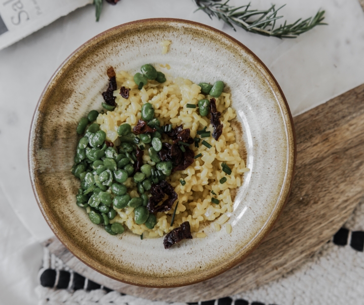 Risotto aux tomates séchées et fèves (végétarien)