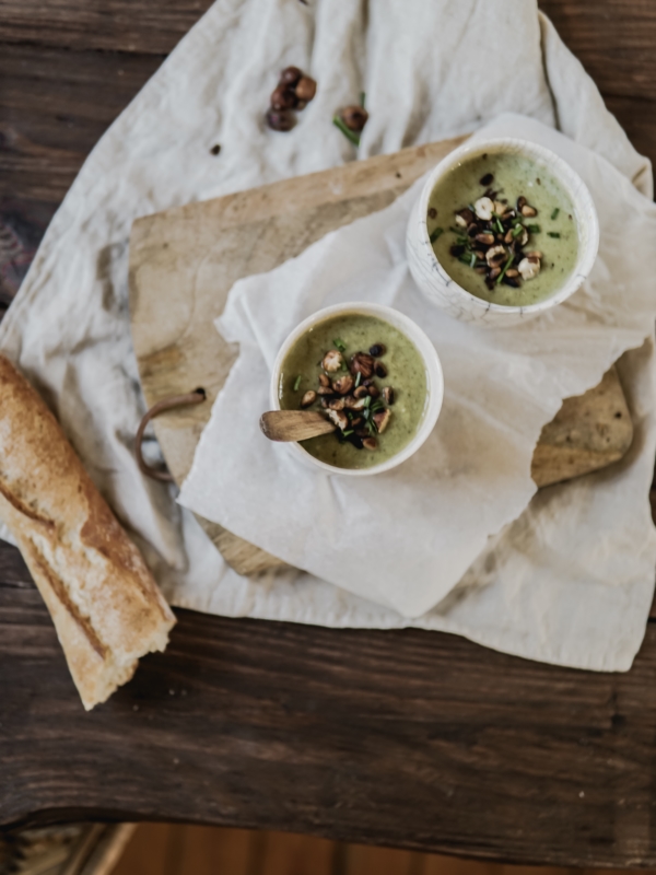 Velouté de fane de radis et céleris branche