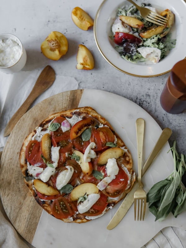 Tarte fine tomates noirs de crimée et nectarines