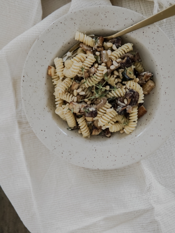 Pâtes aux champignons shiitakés, courgettes et ricotta (végé)
