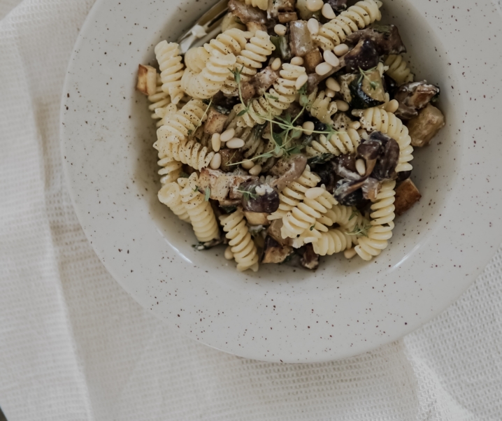Pâtes aux champignons shiitakés, courgettes et ricotta (végé)