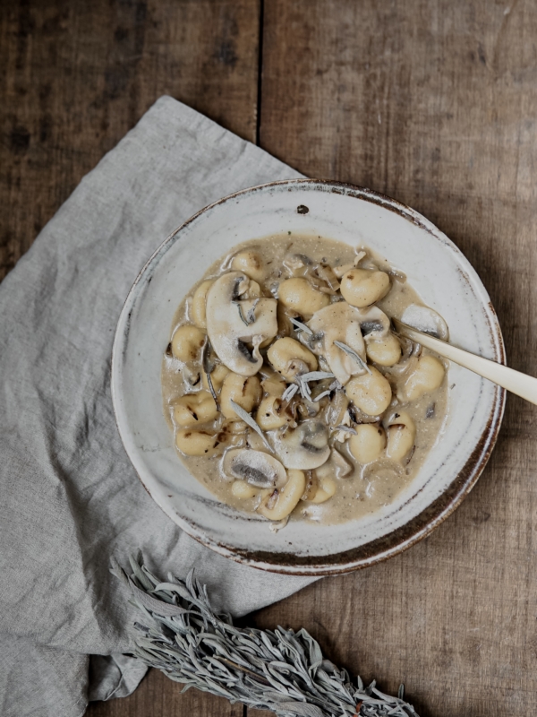 Soupe de gnocchis aux champignons et à la Sauge