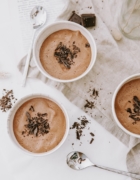 Pêches rôties aux épices et mascarpone aux miel et thym