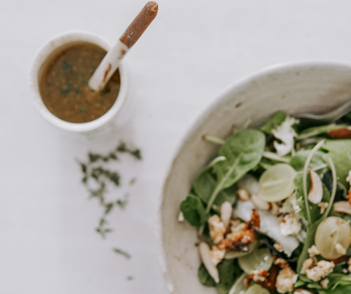 Mesclun aux raisins et feta roti au miel