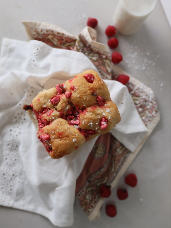 Brioche aux pralines roses pour Octobre rose